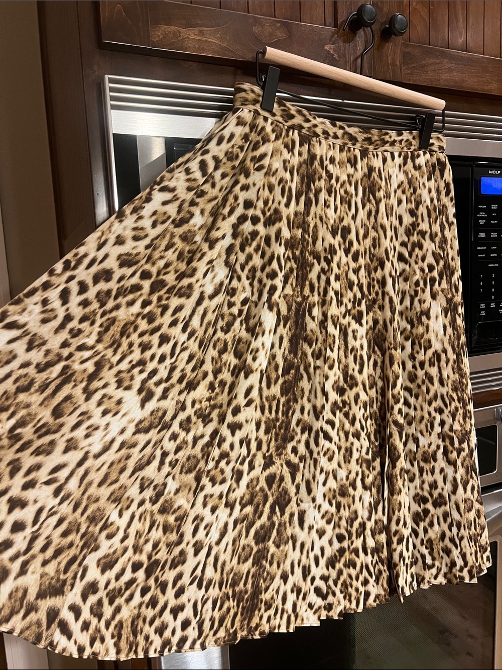 J.CREW WOMENS PLEATED LEOPARD MIDI SKIRT SIZE 4 LIKE NEW! - Picture 3 of 10